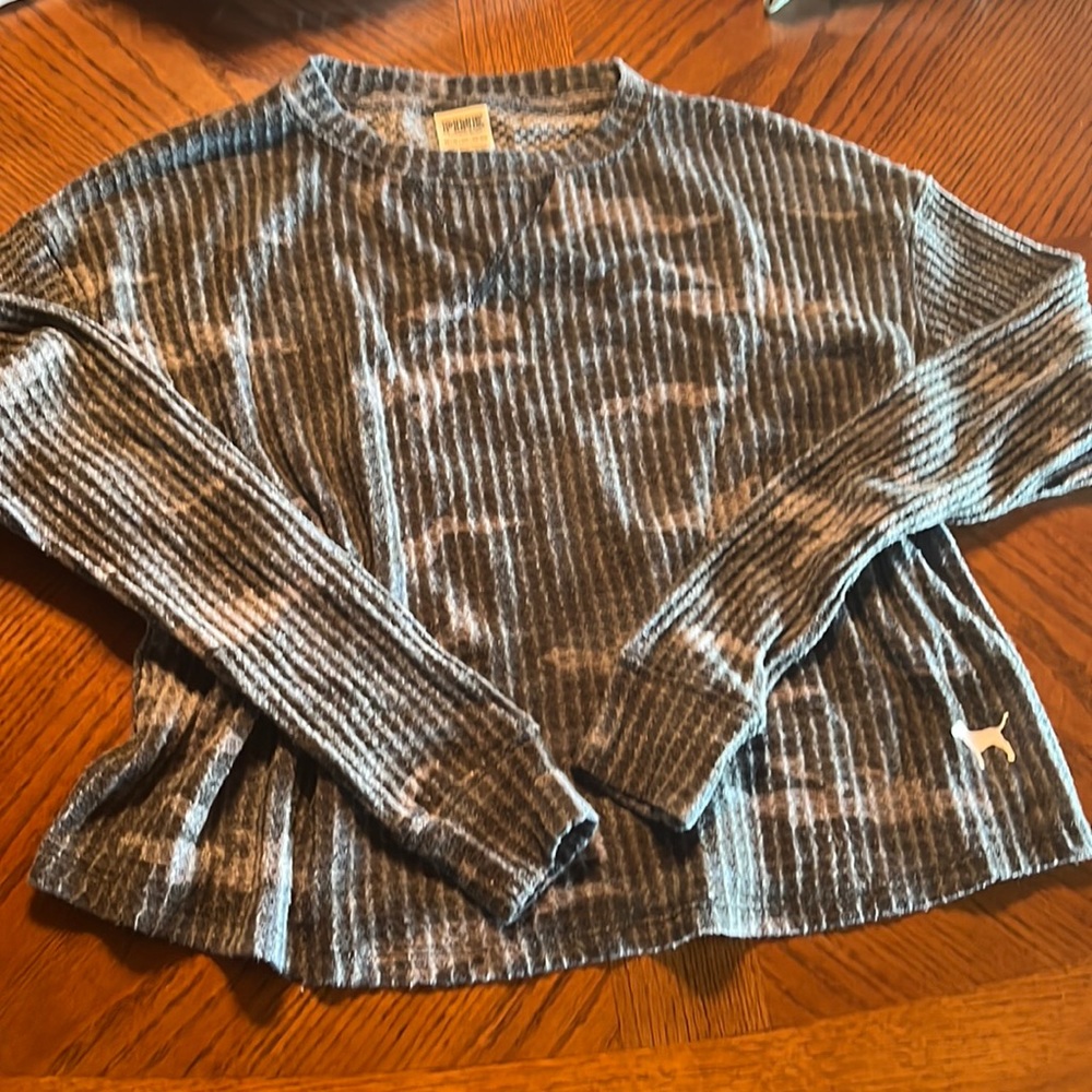 PINK VICTORIAS SECRET RIBBED CROP SLEEVED SHIRT XS CAMO DARK